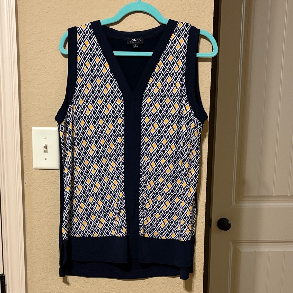 Jones New York Navy, White & Mustard Geometric Sleeveless V-Neck Top